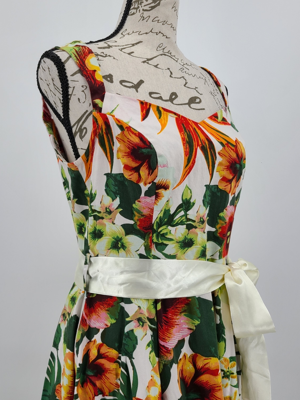 Modcloth Hearts & Roses Tropical Cotton Summer Dress with Ivory Sash Size 6